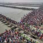 Maha Kumbh: Thousands of Devotees Endure Bitter Cold to Take a Holy Dip in Sangam