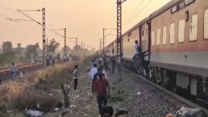 Jalgaon train accident death